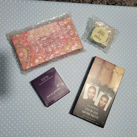 Powder Contour & Bronzer - Picture 1 of 7